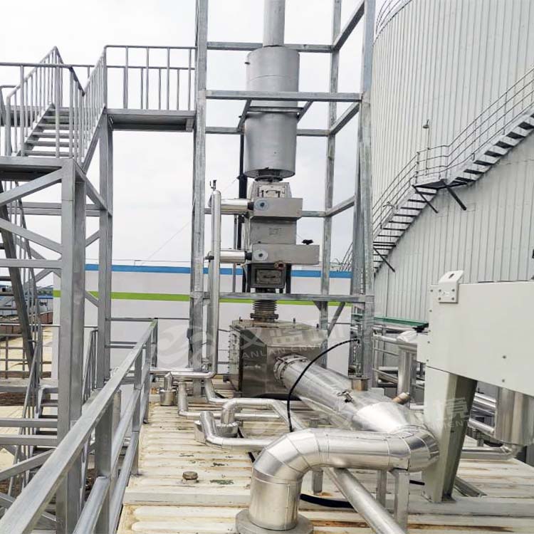 生物發(fā)電配脫硝 共衛(wèi)藍(lán)天空氣新 ——萬純生物質(zhì)沼氣發(fā)電機組脫硝系統(tǒng)在某地運行