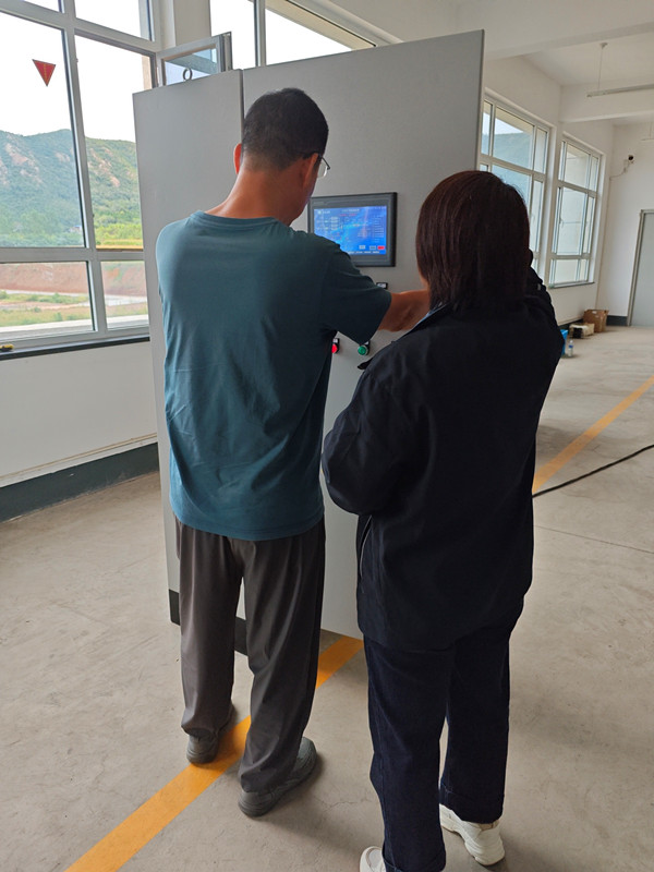 客戶到河北漢藍(lán)廠區(qū)考察SCR脫硝控制系統(tǒng)